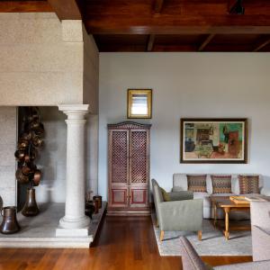 Salón de clientes del Parador de Tui