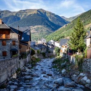 Pueblo de Vielha cerca del Parador de Vielha
