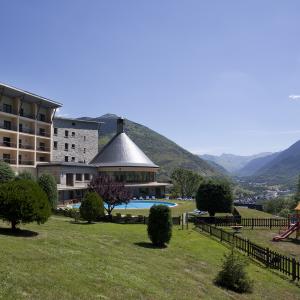 Vista lateral del Parador de Vielha