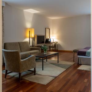 detalle de habitación junior suite en el Parador de Villafranca del Bierzo