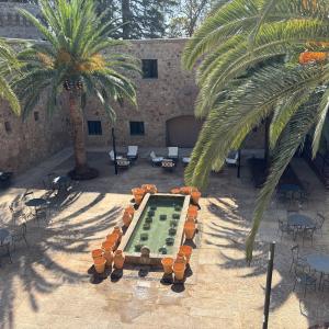 Vista superior del patio del Patio del Parador de Jarandilla de la Vera