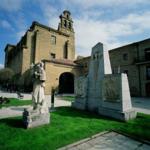 Exterior Parador de Santo Domingo Bernardo de Fresneda