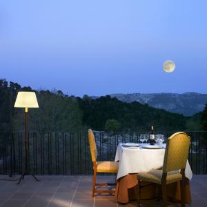 Cena para dos a la luz de la luna llena en el restaurante del Parador de Cazorla