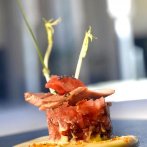 Tartar de atún rojo en el restaurante del Parador de Carmona