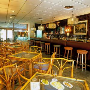 Cafetería y barra de bar del Parador de Ceuta
