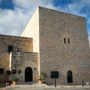 Panorámica de la entrada principal del Parador de Jaén