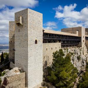 Fachada lateral del Castillo y del Parador de Jaén