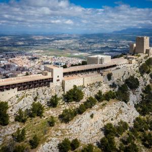 Vista aérea del Parador de Jaén coronando el cerro