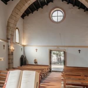 Altar de la capilla del Parador de Gredos