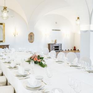 Mesa dispuesta en Salón de banquetes Trajano del Parador de Mérida