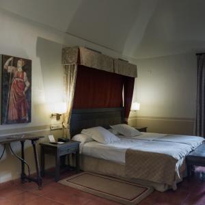 Dos camas en Junior suite del Parador de Oropesa