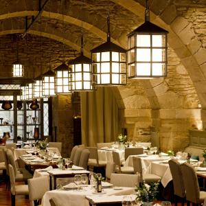 Parador de Santiago de Compostela Gastronomía Restaurante Dos Reis 9