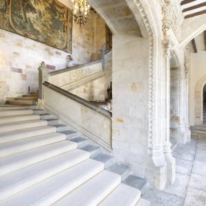 Escaleras interiores de piedra del Parador de Zamora