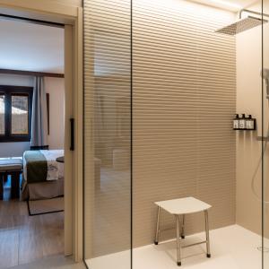 Baño de habitación adaptada del Parador de Bielsa