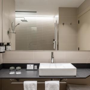 Baño de habitación estándar del Parador de Bielsa