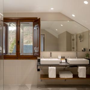 Baño de la suite del Parador de Bielsa