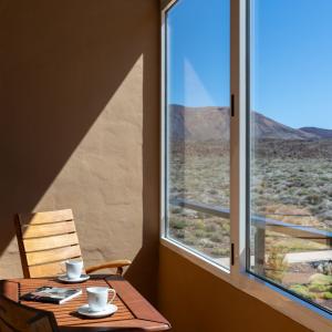 Ventana de habitación doble superior del Parador de Las Cañadas del Teide