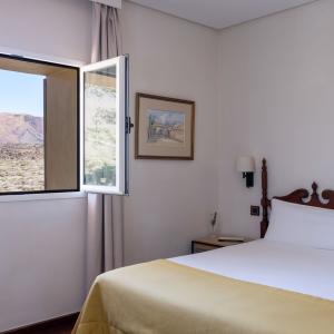 Habitación doble estándar en el Parador de Las Cañadas del Teide