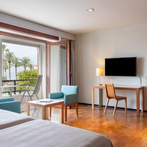 Vista parcial de habitación accesible del Parador de Ceuta