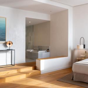 Imagen orientativa de habitación junior suite del Parador de Ibiza