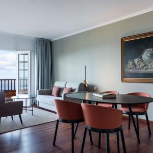 Salón de habitación junior suite del Parador de La Palma