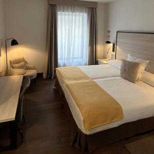 Habitación doble estándar accesible en el Parador de Lleida