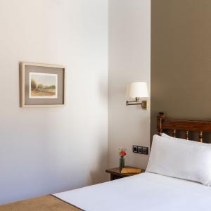 Detalle de habitación doble superior en el Parador de Puebla de Sanabria