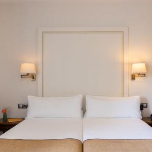 Camas de habitación accesible del Parador de Puebla de Sanabria