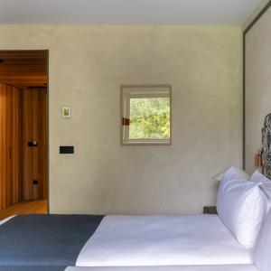 Baño de Habitación estándar del Parador de Santillana Altamira