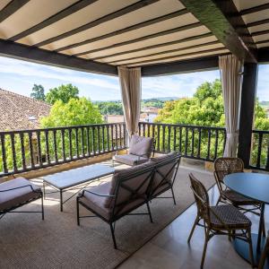 Terraza de Junior Suite del Parador de Santillana Gil Blas