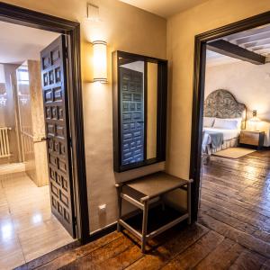 Espacios de habitación superior del Parador de Santillana Gil Blas