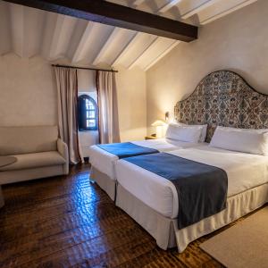 Habitación doble superior del Parador de Santillana Gil Blas