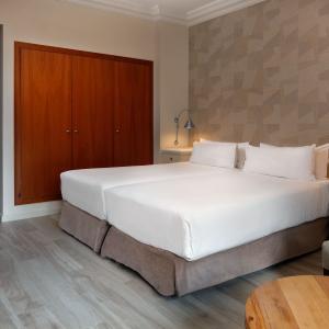 Habitación superior en el Parador de Vielha