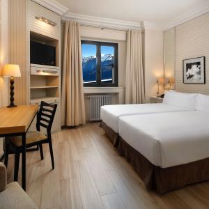 Habitación doble estándar en el Parador de Vielha