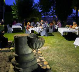 cena en los jardines