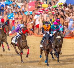 Carreras de caballos en la playa