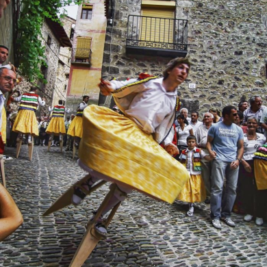 Danza de los Zancos (Foto: La Rioja Turismo)