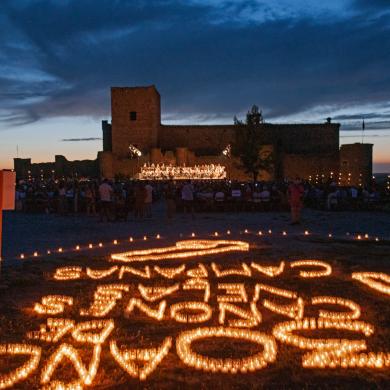 Castillo de Pedraza iluminado por velas