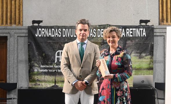 Carmen Comino recogió el premio