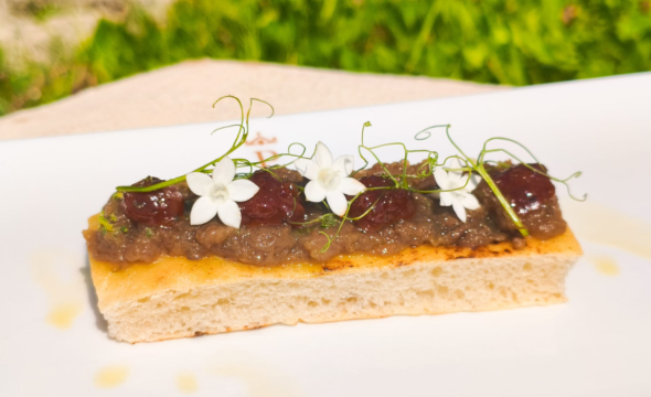Coca de berenjena sobrasada y miel en Paradores