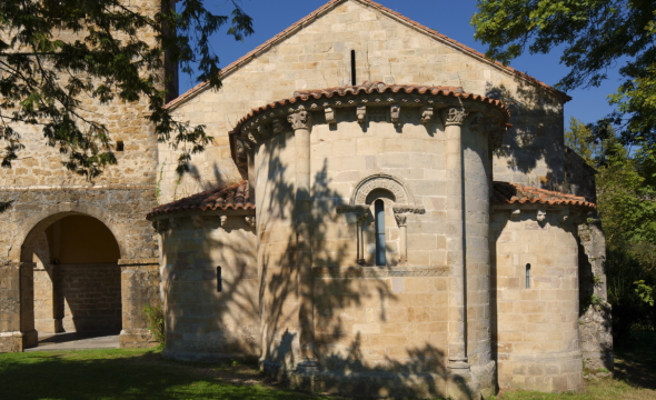 Iglesia conjunta al Parador de Cangas de Onís