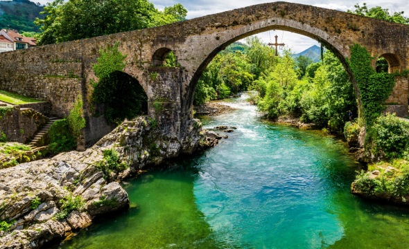 Puente de la Cruz en Cangas de Onís