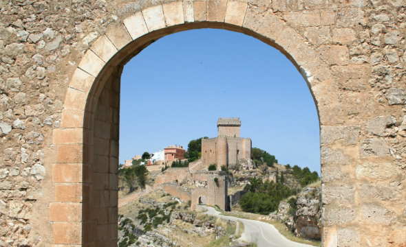 Puerta de entrada a Alarcón, Cuenca