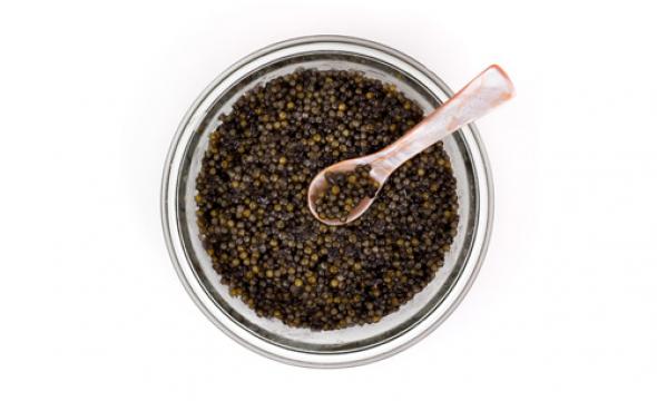 como-degustar-el-caviar.jpg