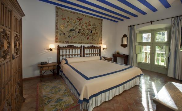 parador_de_almagro_70_junior_suite.jpg