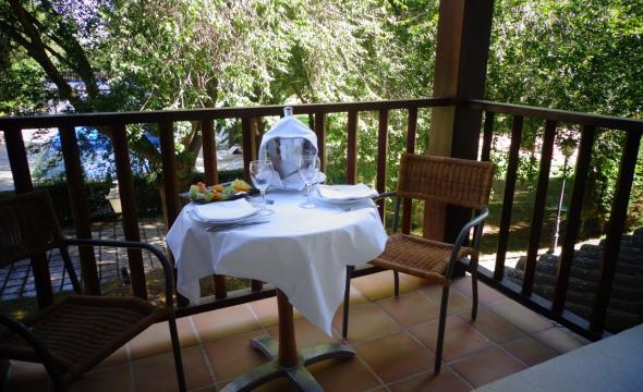 parador_de_manzanares_47_terraza_doble_estandar_matrimonio.jpg
