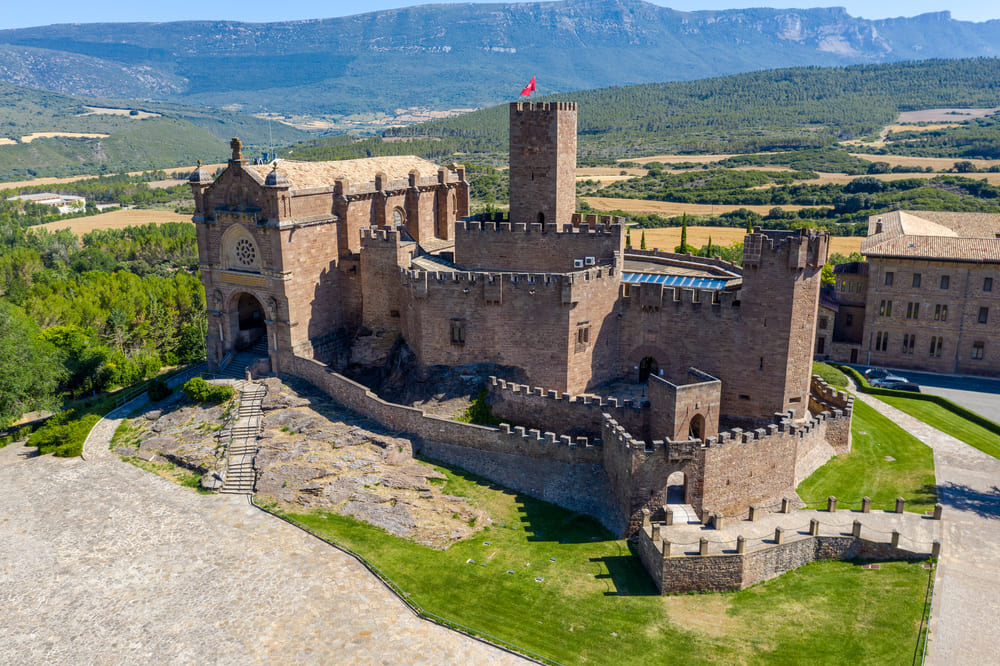 "Castillo de Javier en el entorno del Parador del Sos del Rey Católico"